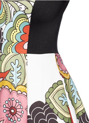 Detail View - Click To Enlarge - ALICE & OLIVIA - 'Adrianne' boat neck dress in Retro Floral print