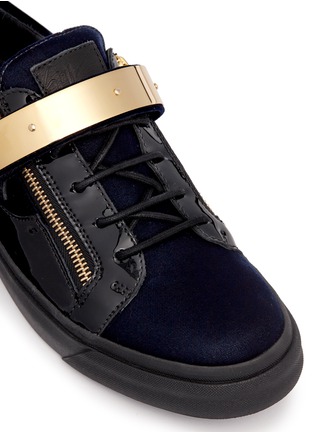 Detail View - Click To Enlarge - 73426 - 'London' leather velvet combo low top sneakers