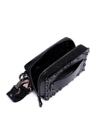 Detail View - Click To Enlarge - VALENTINO GARAVANI - 'Guitar Rockstud Rolling Noir' small cracked effect leather bag