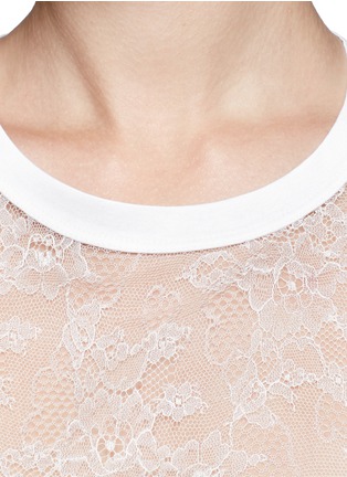 Detail View - Click To Enlarge - VALENTINO GARAVANI - Chantilly lace short-sleeve silk top