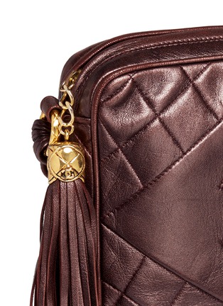 Detail View - Click To Enlarge - VINTAGE CHANEL - Metallic quilted leather tassel bag