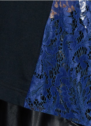 Detail View - Click To Enlarge - SACAI - Floral lace back T-shirt with faux pearl chain necklace