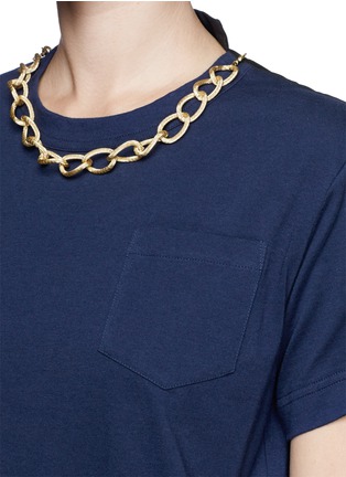 Detail View - Click To Enlarge - SACAI - Pleat poplin back chain neck T-shirt