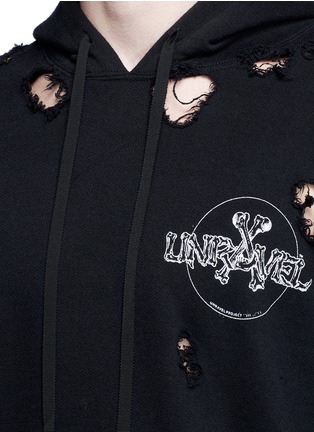 Detail View - Click To Enlarge - BEN TAVERNITI UNRAVEL PROJECT  - Relaxed fit logo print distressed hoodie