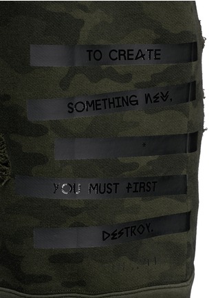 Detail View - Click To Enlarge - BEN TAVERNITI UNRAVEL PROJECT  - Camouflage print distressed zip hoodie