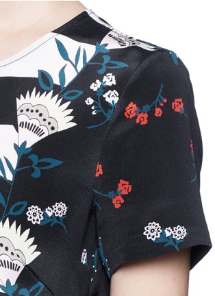 Detail View - Click To Enlarge - MARKUS LUPFER - Pretty Flower Stripe' silk Alice top