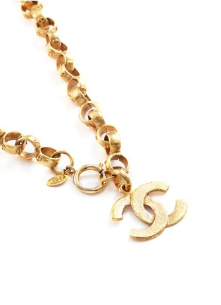 Detail View - Click To Enlarge - VINTAGE CHANEL - Logo pendant chain necklace