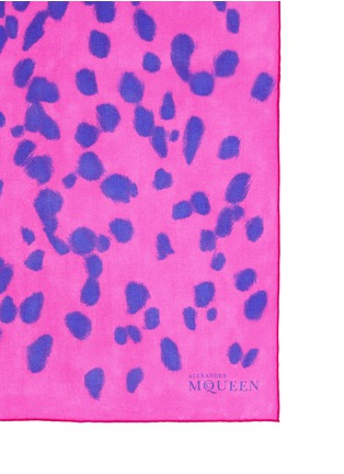 Detail View - Click To Enlarge - ALEXANDER MCQUEEN - Big skull leopard print silk chiffon scarf