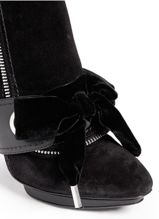 Detail View - Click To Enlarge - ALEXANDER MCQUEEN - Velvet bow leather suede ankle boots