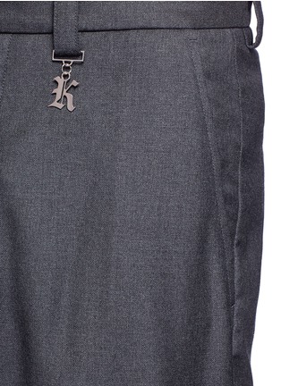 Detail View - Click To Enlarge - CHRISTOPHER KANE - Logo charm virgin wool pants