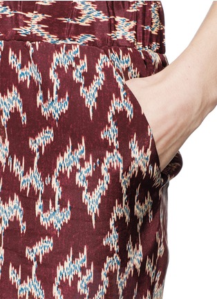 Detail View - Click To Enlarge - ELIZABETH AND JAMES - 'Shelton' ikat print silk pants