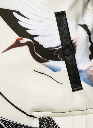 Detail View - Click To Enlarge - MO&CO. EDITION 10 - Crane print bomber jacket