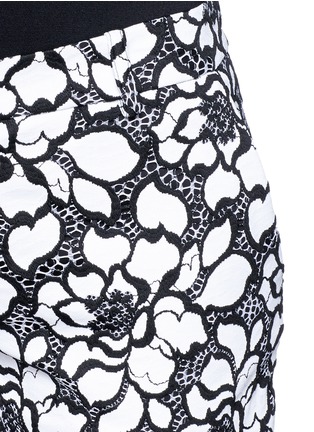 Detail View - Click To Enlarge - DIANE VON FURSTENBERG - 'Napoli' floral jacquard shorts