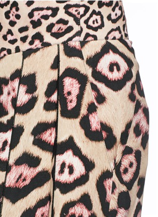 Detail View - Click To Enlarge - GIVENCHY - Jaguar print pleat cady wide leg pants