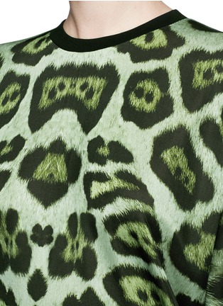 Detail View - Click To Enlarge - GIVENCHY - Jaguar print viscose jersey T-shirt