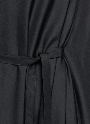 Detail View - Click To Enlarge - THE ROW - 'Adabra' V-neck silk poplin belted dress
