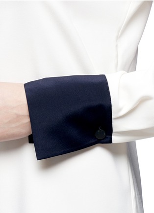 Detail View - Click To Enlarge - ST. JOHN - Contrast trim tie neck crepe blouse