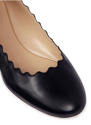 Detail View - Click To Enlarge - CHLOÉ - 'Lauren' scalloped leather ballerina flats