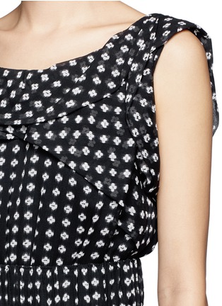 Detail View - Click To Enlarge - ARMANI COLLEZIONI - Flower print silk chiffon belted sleeveless dress