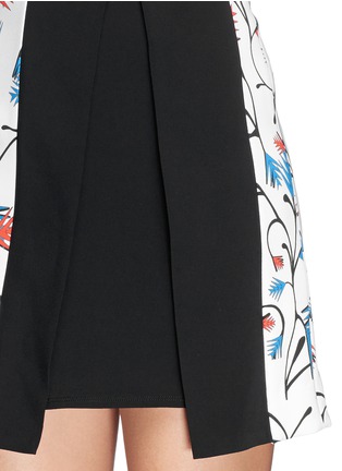 Detail View - Click To Enlarge - TANYA TAYLOR - 'Rose' frond print micro knit skirt