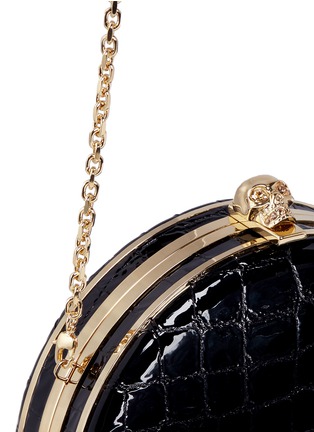 Detail View - Click To Enlarge - ALEXANDER MCQUEEN - Skull croc embossed patent leather round clutch