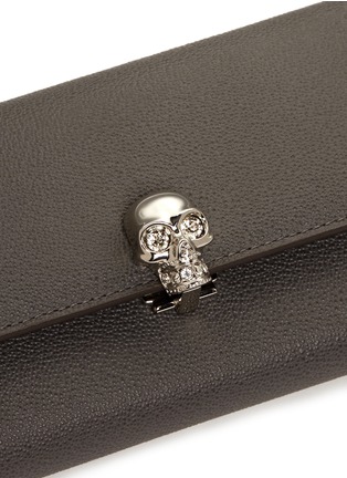 Detail View - Click To Enlarge - ALEXANDER MCQUEEN - Skull charm leather French wallet