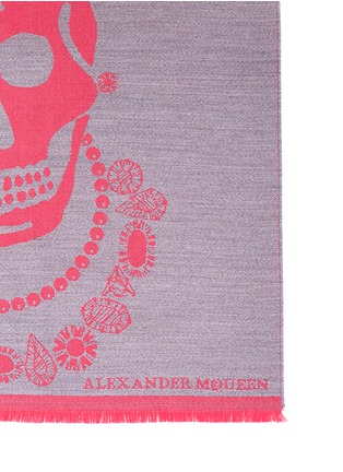 Detail View - Click To Enlarge - ALEXANDER MCQUEEN - King and queen skull jacquard scarf