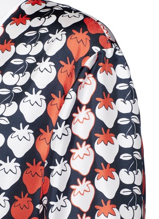 Detail View - Click To Enlarge - VICTORIA, VICTORIA BECKHAM - Strawberry print silk twill pyjama shirt