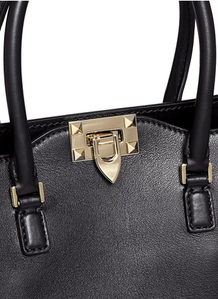 Detail View - Click To Enlarge - VALENTINO GARAVANI - 'Rockstud' medium leather zip tote