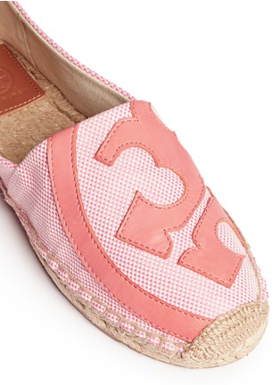 Detail View - Click To Enlarge - TORY BURCH - 'Lonnie' leather logo canvas espadrille flats