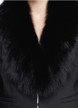 Detail View - Click To Enlarge - ALICE & OLIVIA - 'Ridley' detachable fox fur collar cropped blazer