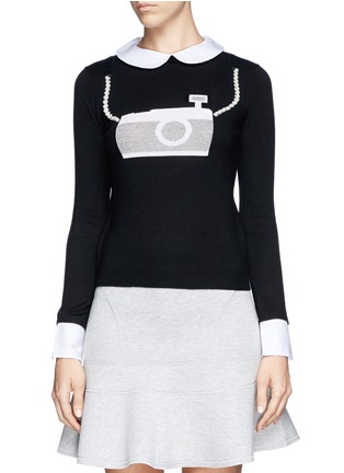 Main View - Click To Enlarge - ALICE & OLIVIA - Camera faux pearl appliqué collar sweater