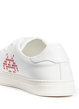 Detail View - Click To Enlarge - ANYA HINDMARCH - 'Space Invaders' embossed leather sneakers