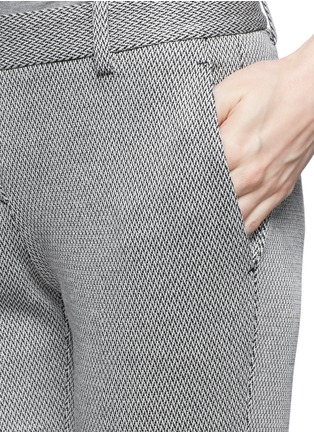 Detail View - Click To Enlarge - THEORY - 'Testra 2 BK' zigzag knit cropped pants
