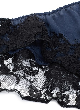 Detail View - Click To Enlarge - KIKI DE MONTPARNASSE - 'Le Reve' lace silk briefs