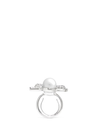 Detail View - Click To Enlarge - KENNETH JAY LANE - Faux pearl crystal pavé ribbon ring