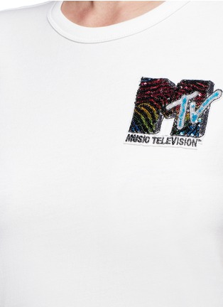 Detail View - Click To Enlarge - MARC JACOBS - x MTV sequin logo embroidered T-shirt