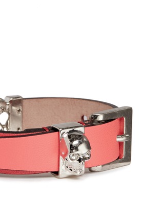Detail View - Click To Enlarge - ALEXANDER MCQUEEN - Chain and skull leather bracelet