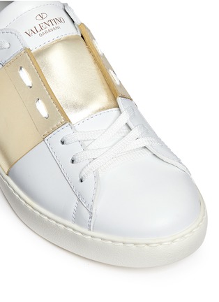 Detail View - Click To Enlarge - VALENTINO GARAVANI - Colourblock leather stud sneakers