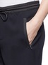 Detail View - Click To Enlarge - VINCE - Contrast waistband crepe sweatpants