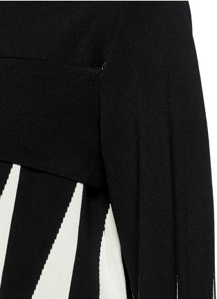 Detail View - Click To Enlarge - MS MIN - Colourblock zigzag V-back sweater