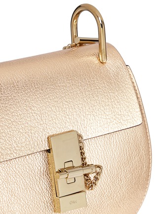 Detail View - Click To Enlarge - CHLOÉ - 'Drew' mini metallic leather shoulder bag