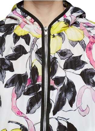 Detail View - Click To Enlarge - GIAMBA - Fruit flower print sleeveless nylon jacket