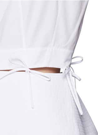 Detail View - Click To Enlarge - ALEXANDER WANG - Sleeveless waist tie peplum hem poplin shirt