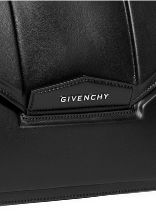 Detail View - Click To Enlarge - GIVENCHY - 'Antigona' medium 3D leather envelope clutch