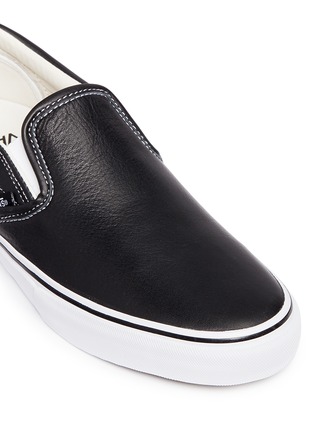 Detail View - Click To Enlarge - VANS - 'Classic LX' leather skate slip-ons