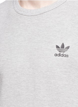 Detail View - Click To Enlarge - ADIDAS - 'Instinct' trefoil logo waffle knit sweatshirt