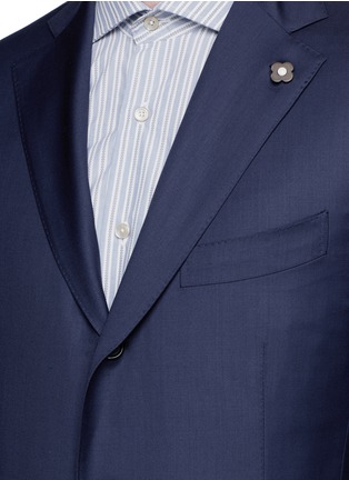 Detail View - Click To Enlarge - LARDINI - 'Leisure' regular fit wool suit