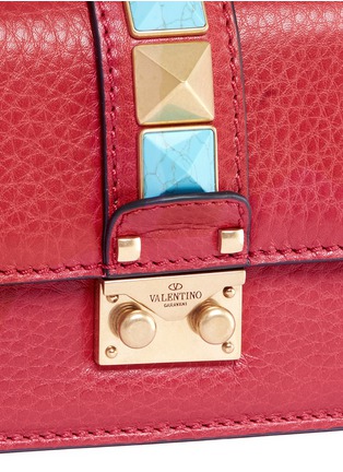 Detail View - Click To Enlarge - VALENTINO GARAVANI - 'Rockstud Rolling Lock' mini leather chain shoulder bag