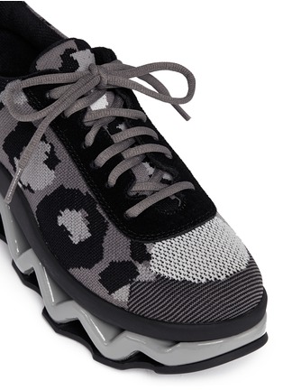 Detail View - Click To Enlarge - MARC BY MARC JACOBS SHOES - 'Ninja' zigzag rubber platform low top sneakers